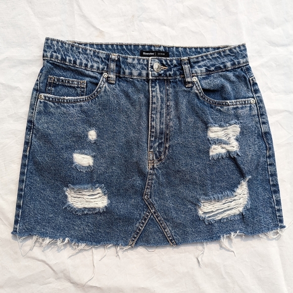 Bluenotes Dresses & Skirts - Bluenotes Denim Jean Short Distressed Skirt - Size  Medium Woman 100% Cotton